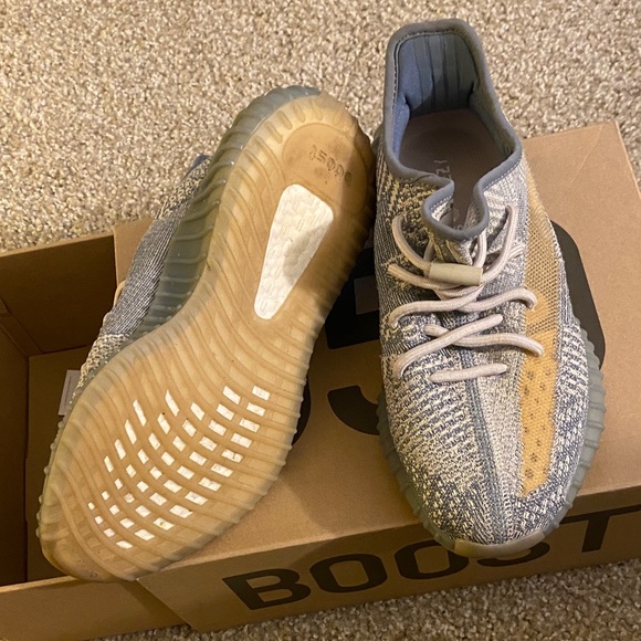 Adidas Yeezy Boost 350 V2 in Blue and Tan - Picture 4 of 4